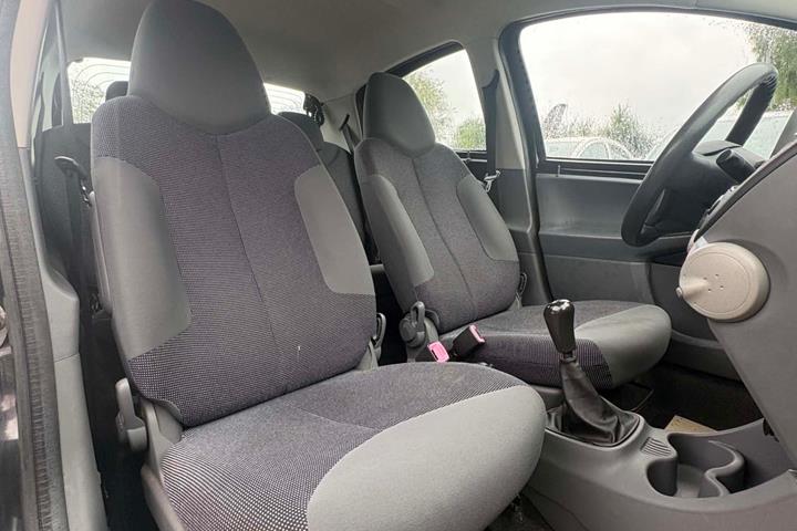 Sort Peugeot 107 fra 2008