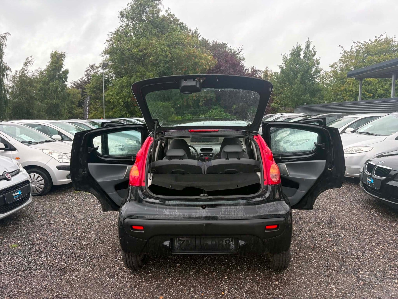 Sort Peugeot 107 fra 2008