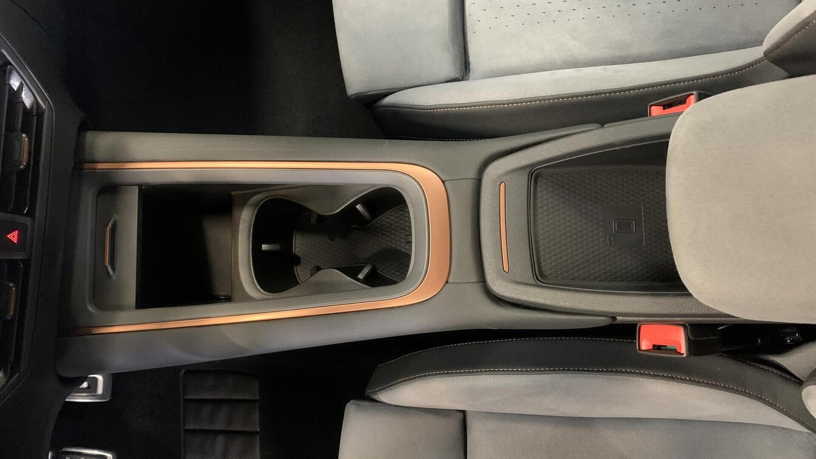 Grå Cupra Born fra 2024