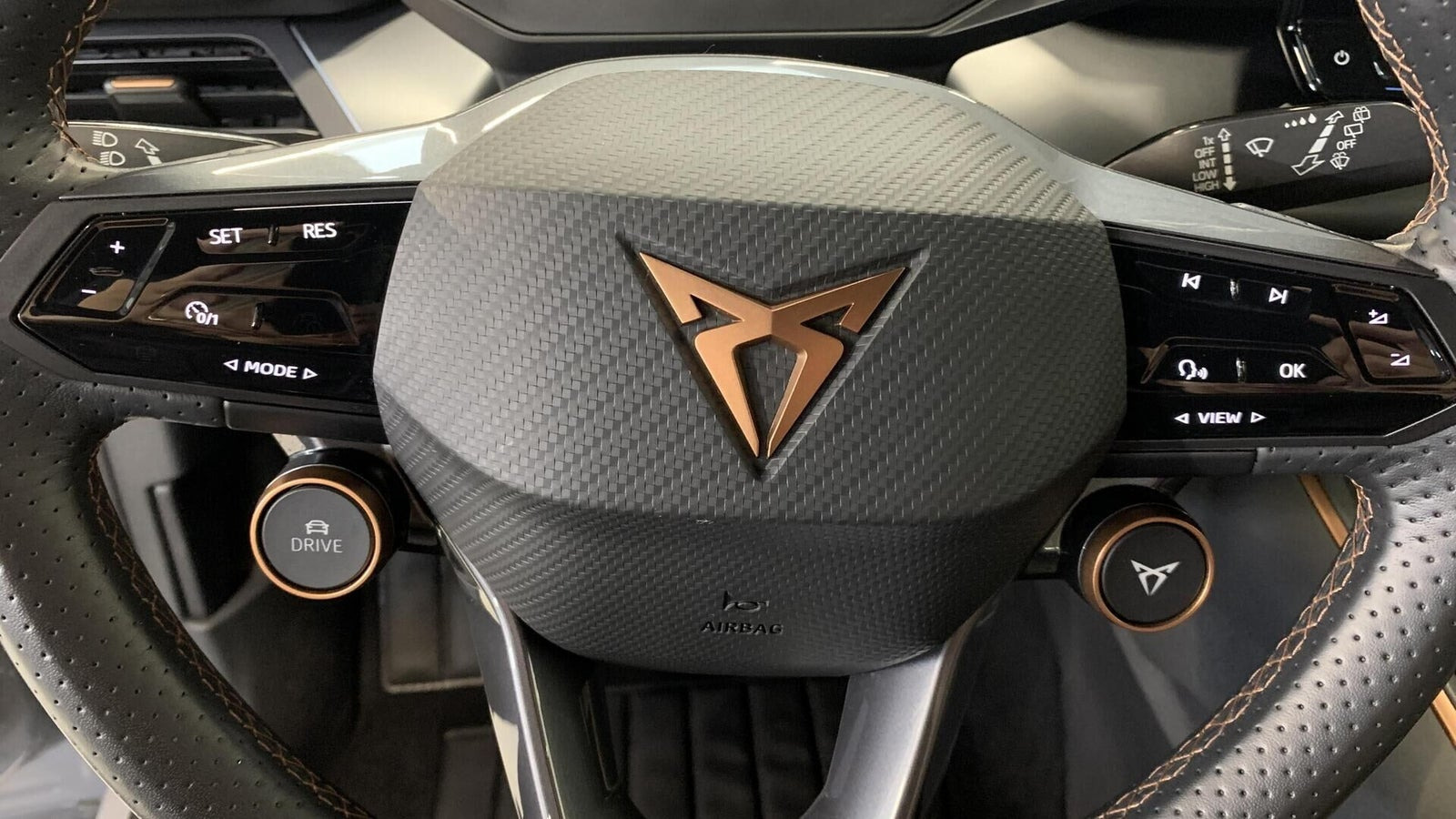 Grå Cupra Born fra 2024