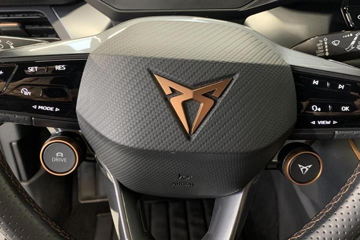 Grå Cupra Born fra 2024