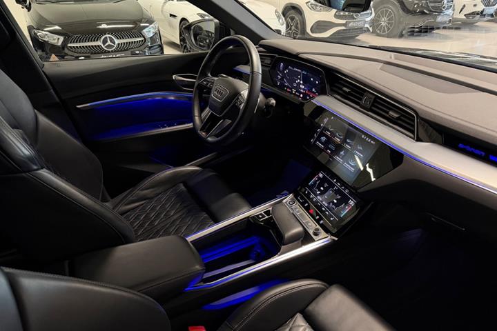 Sort Audi e-tron fra 2022
