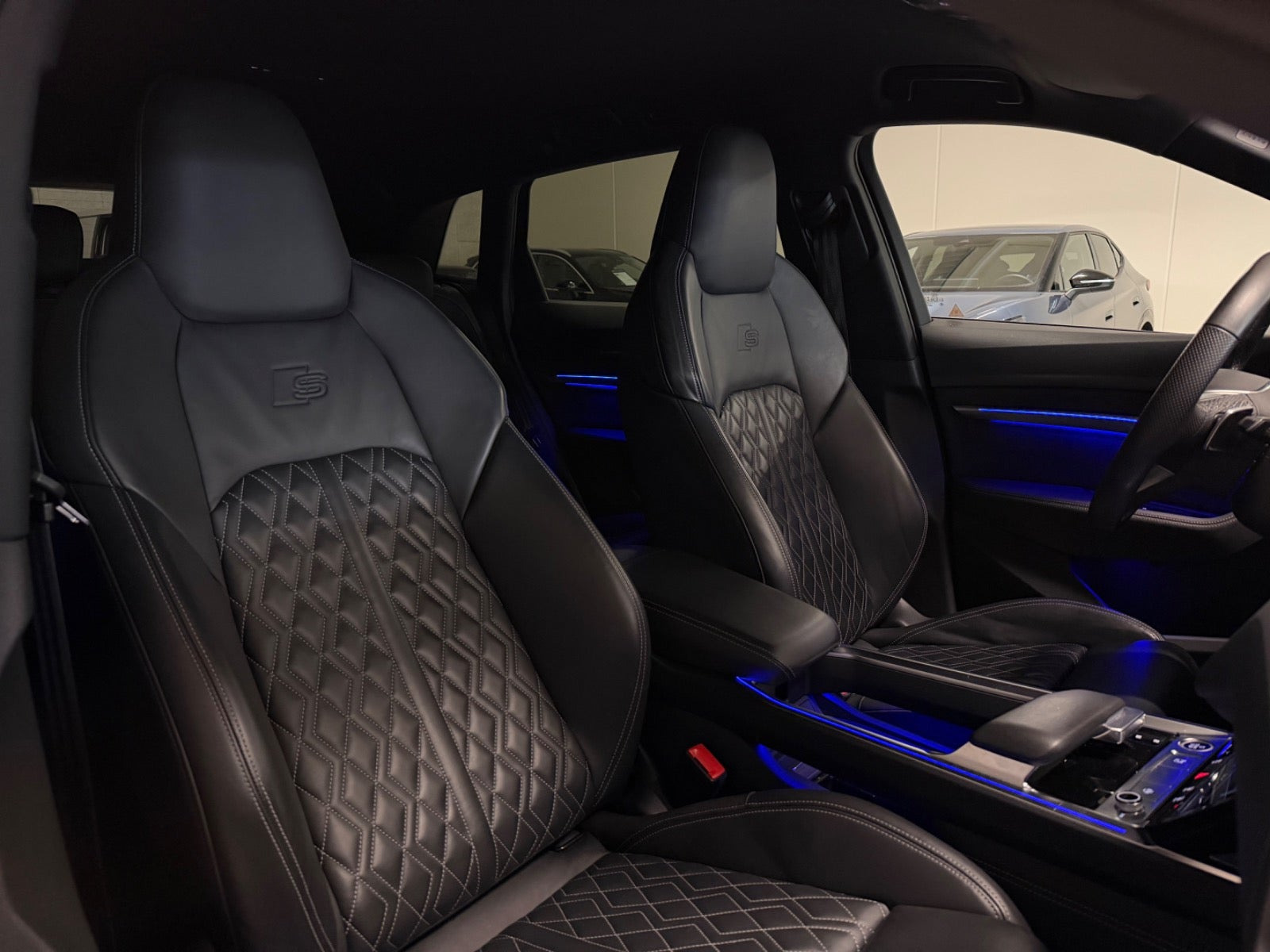 Sort Audi e-tron fra 2022