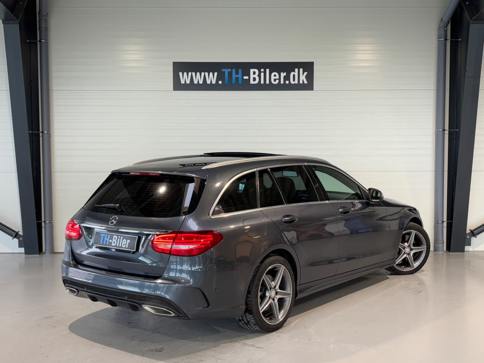 Sort Mercedes C400 fra 2016