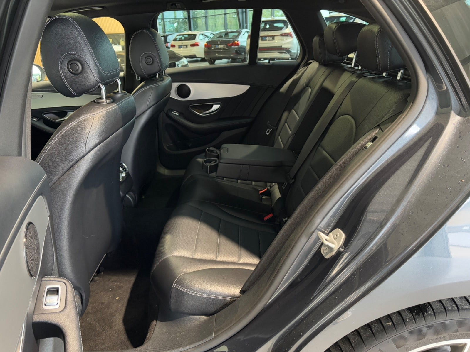 Sort Mercedes C400 fra 2016