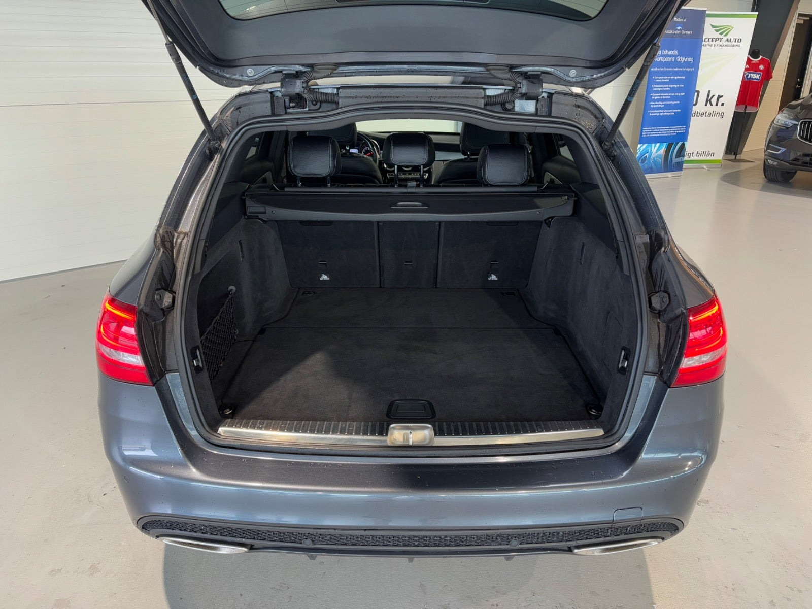 Sort Mercedes C400 fra 2016