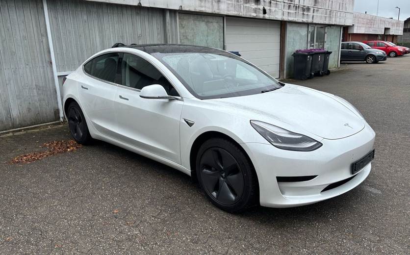 Tesla Model 3 Standard Range+ RWD