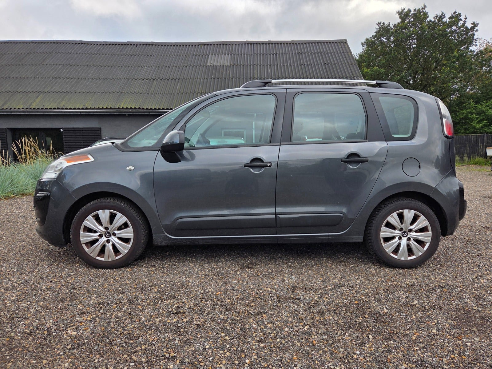Grå Citroën C3 Picasso fra 2016