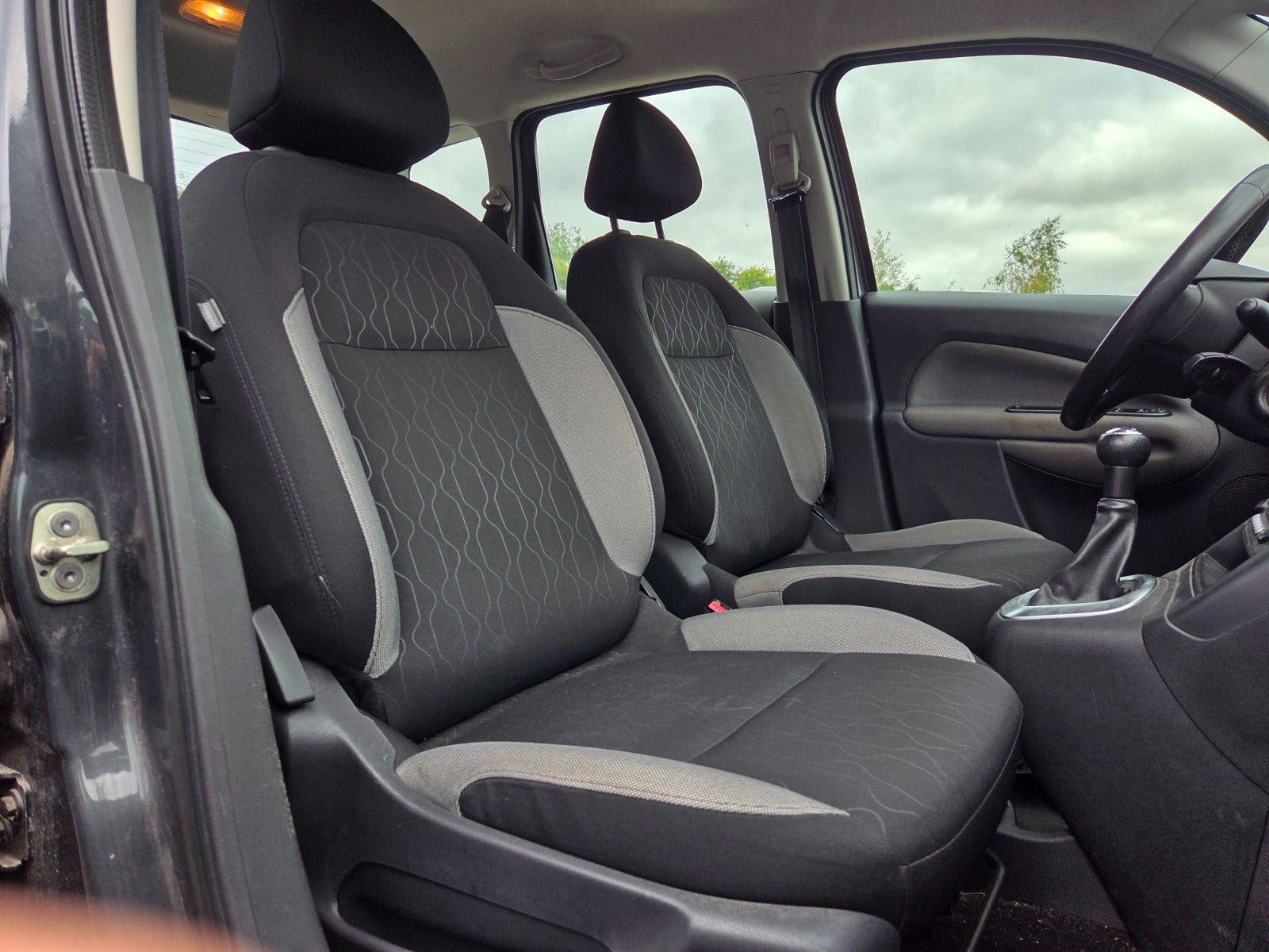 Grå Citroën C3 Picasso fra 2016