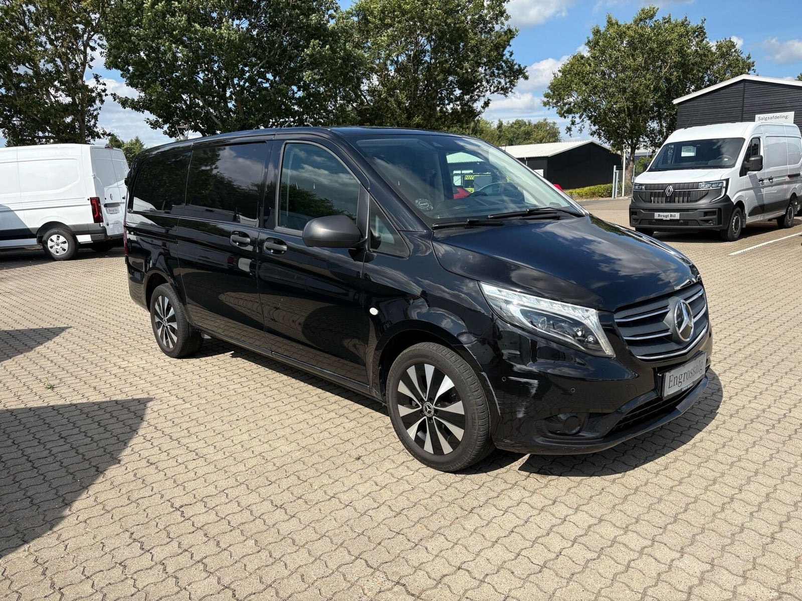 Sort Mercedes Vito 119 fra 2021