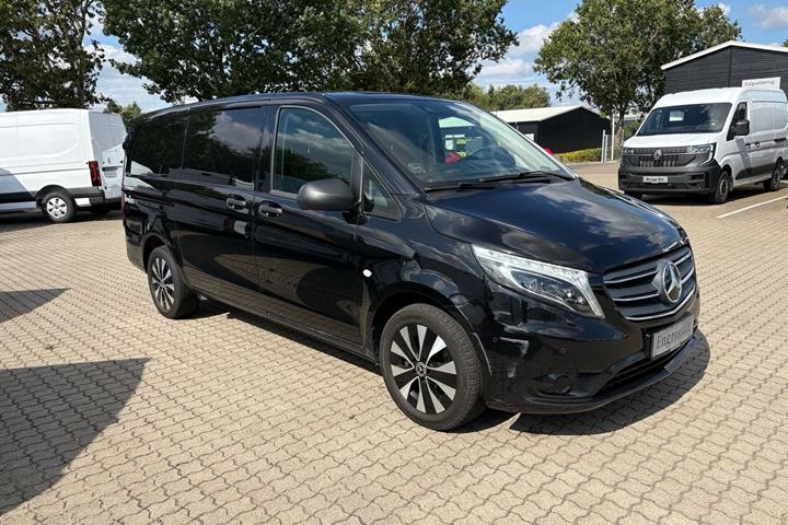 Sort Mercedes Vito 119 fra 2021