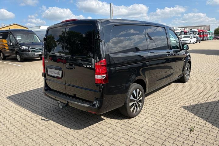 Sort Mercedes Vito 119 fra 2021