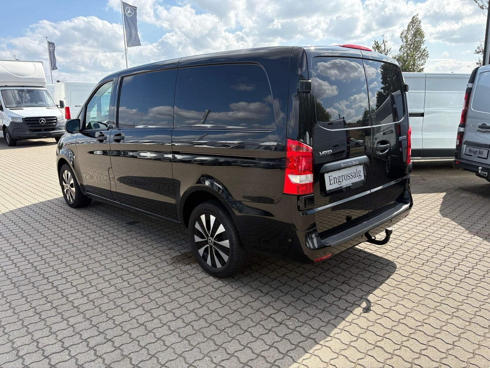 Sort Mercedes Vito 119 fra 2021
