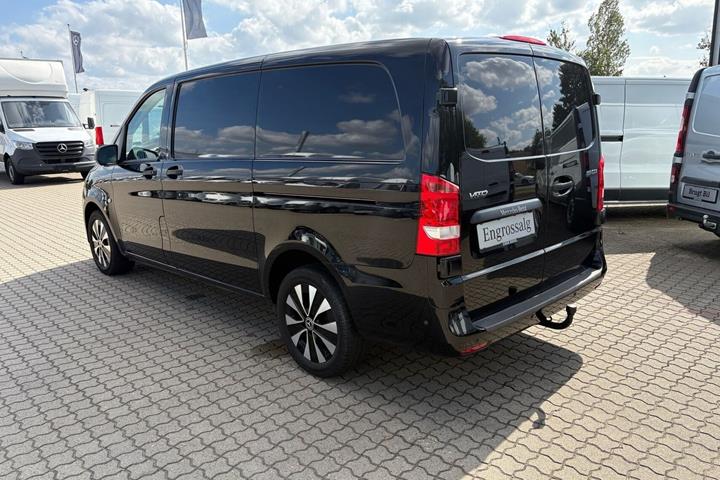 Sort Mercedes Vito 119 fra 2021