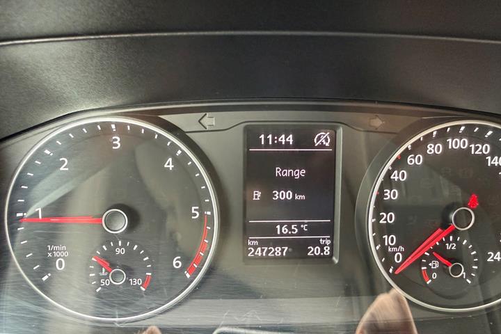 Grå VW Transporter fra 2019