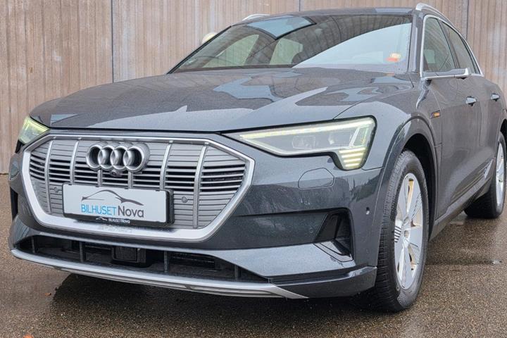 undefined Audi e-tron fra 2019 set udefra