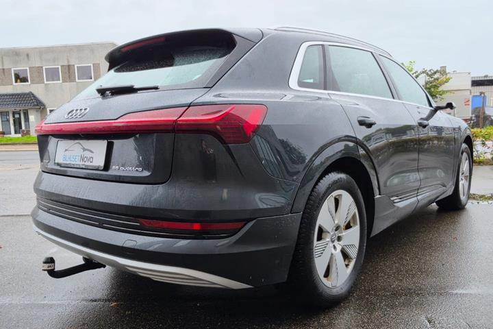 undefined Audi e-tron fra 2019
