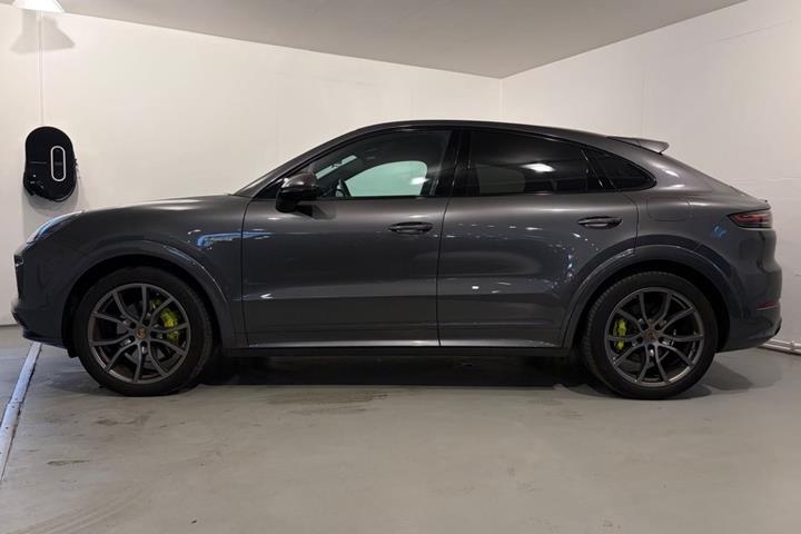 Grå Porsche Cayenne fra 2021