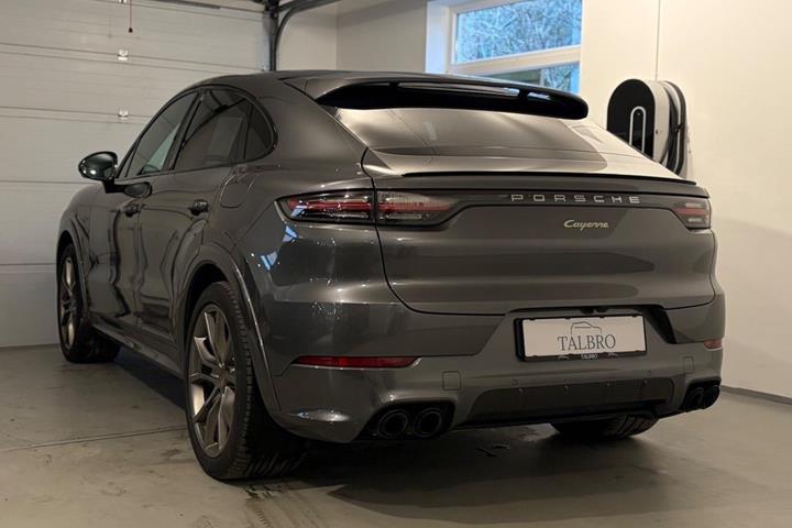 Grå Porsche Cayenne fra 2021