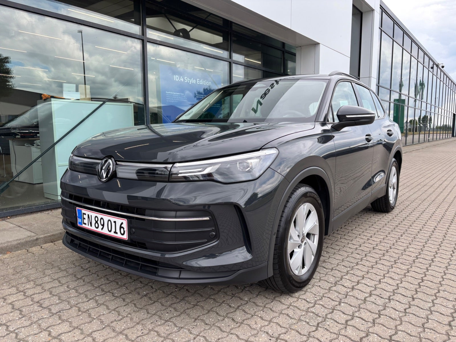 Grå VW Tiguan fra 2026