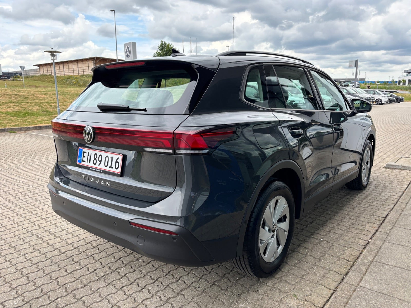Grå VW Tiguan fra 2026