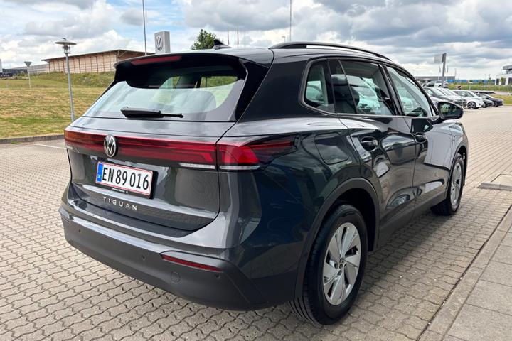 Grå VW Tiguan fra 2026