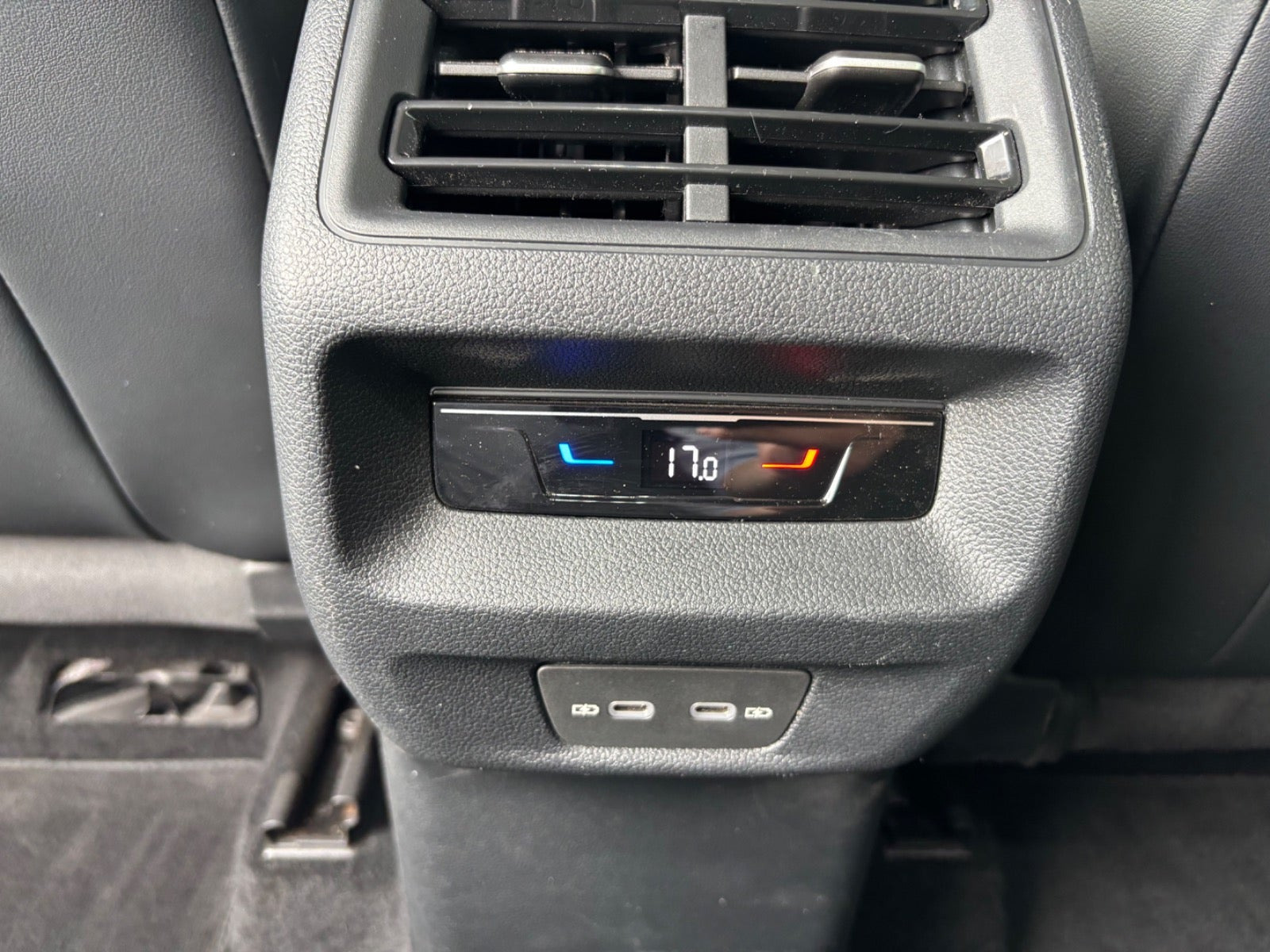 Grå VW Tiguan fra 2026