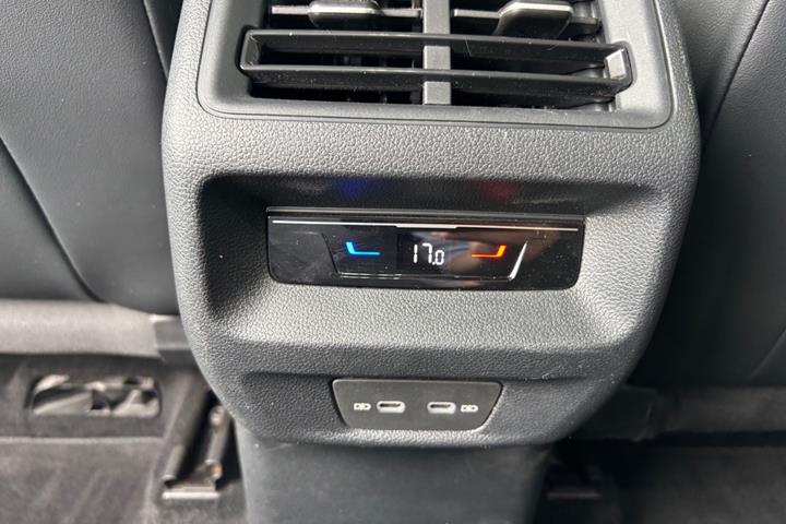 Grå VW Tiguan fra 2026