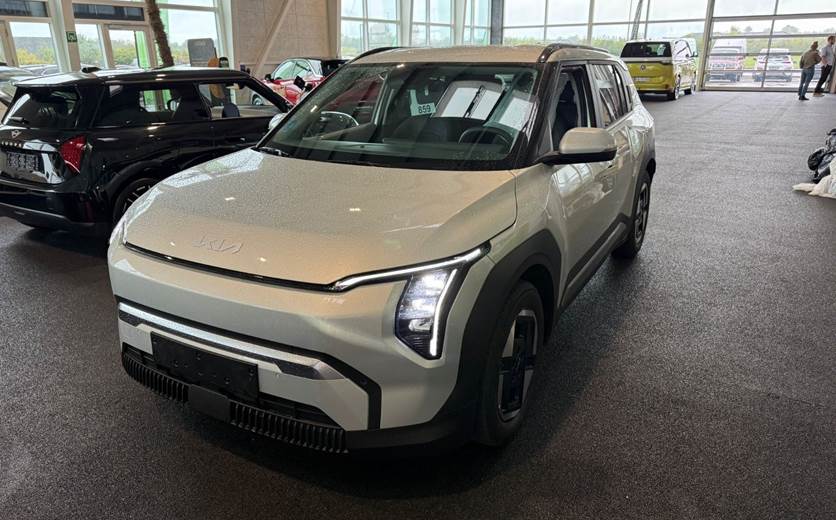 Kia EV3 81 Long Range Earth
