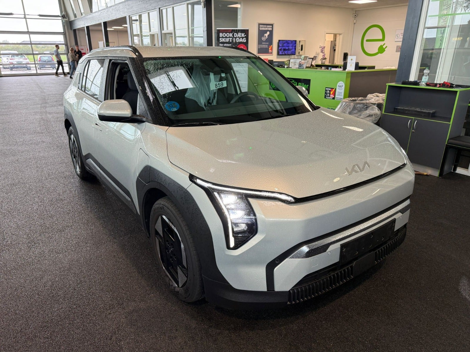 Sølv Kia EV3 fra 2025