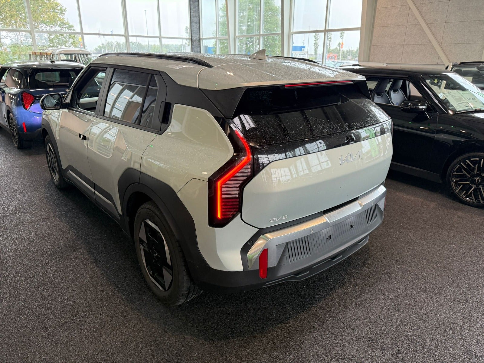 Sølv Kia EV3 fra 2025