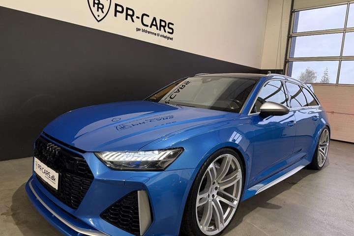 Blå Audi RS6 fra 2021