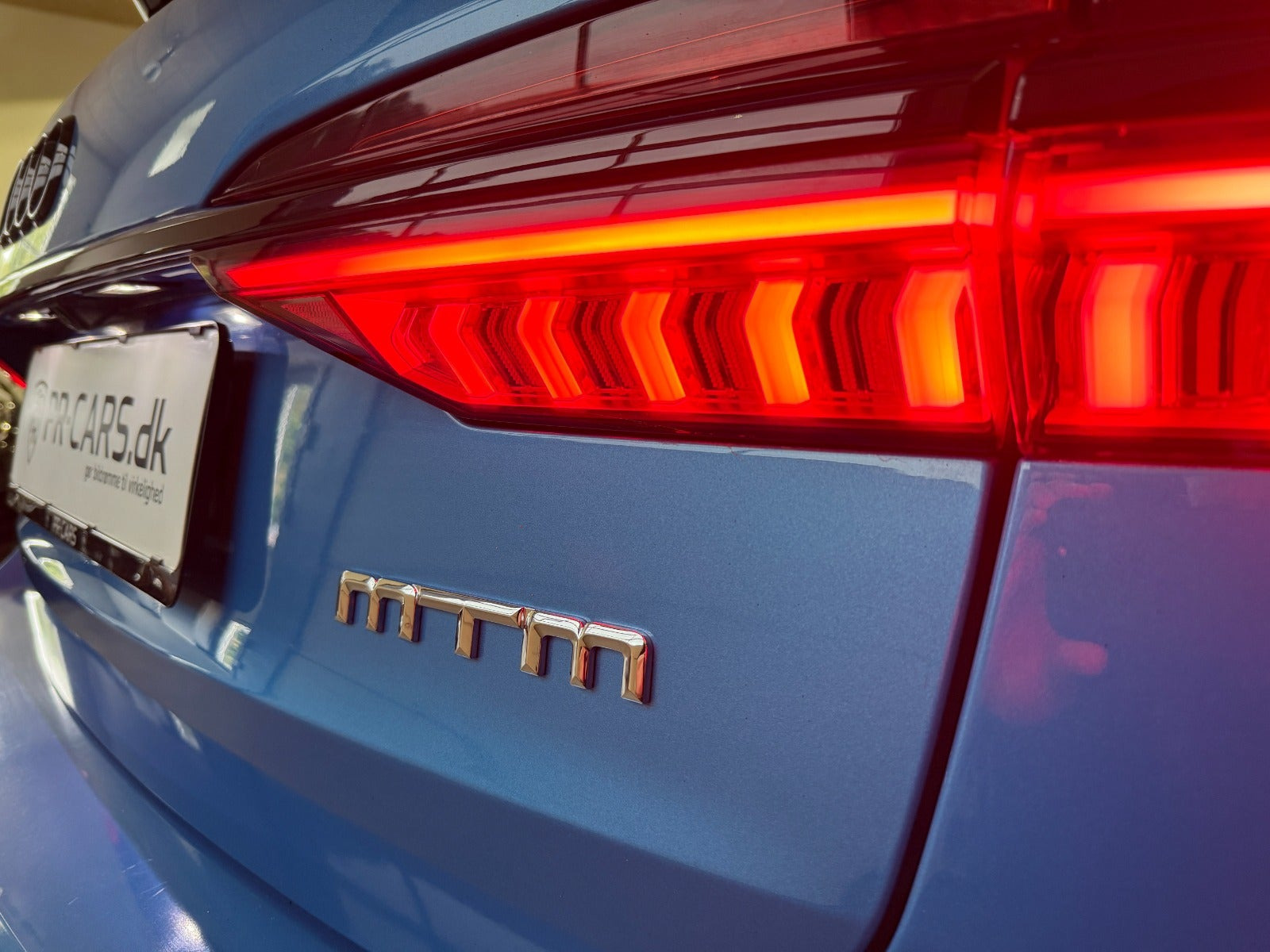 Blå Audi RS6 fra 2021