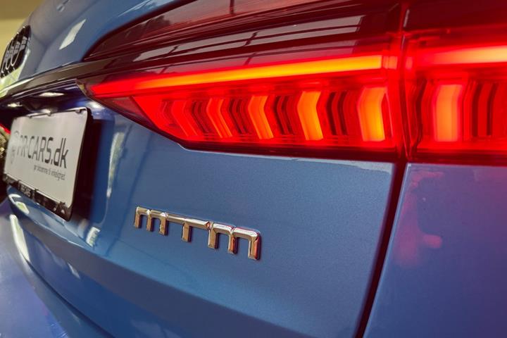 Blå Audi RS6 fra 2021