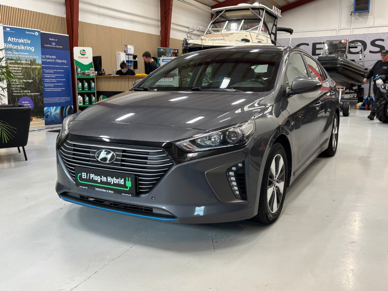 Grå Hyundai Ioniq fra 2019