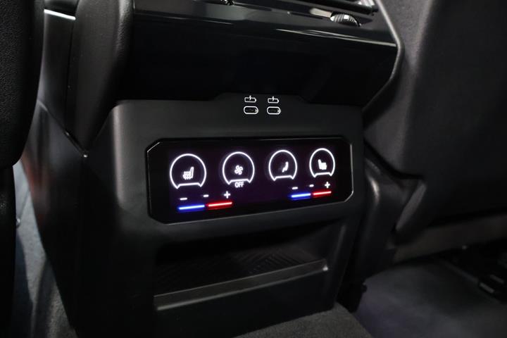 Orange BMW i5 fra 2025