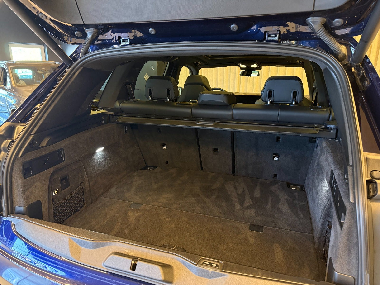 Blå BMW X5 fra 2025