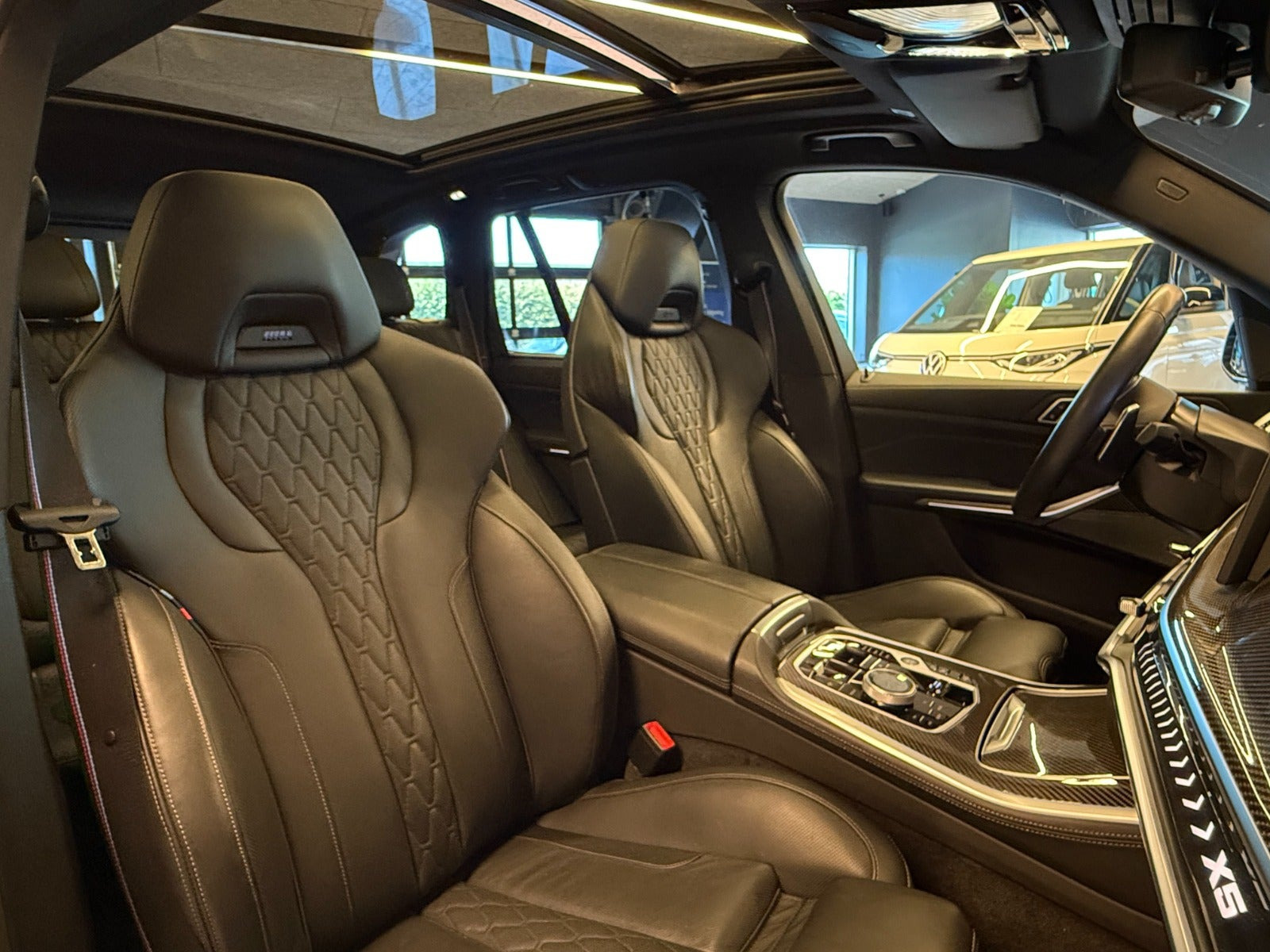 Blå BMW X5 fra 2025