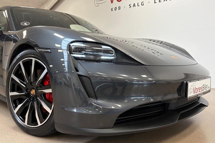 Grå Porsche Taycan 4S fra 2021