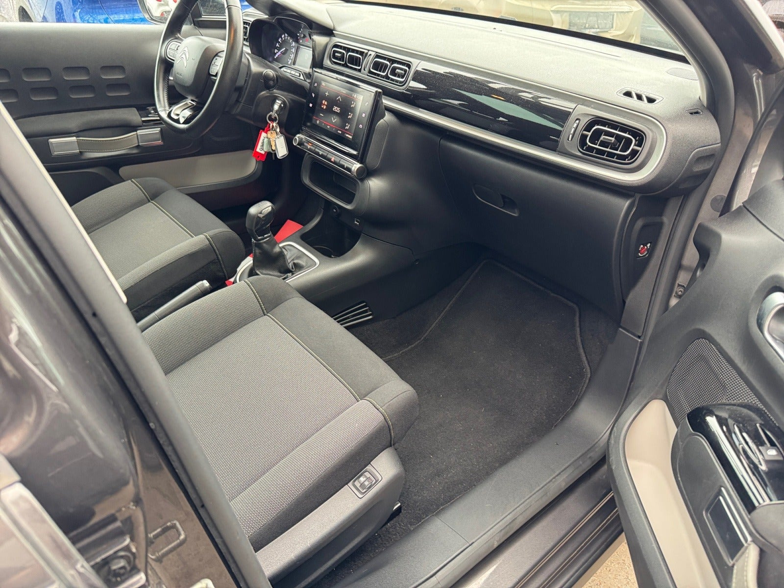 Grå Citroën C3 fra 2020