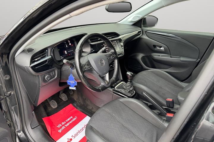 Sort Opel Corsa fra 2020