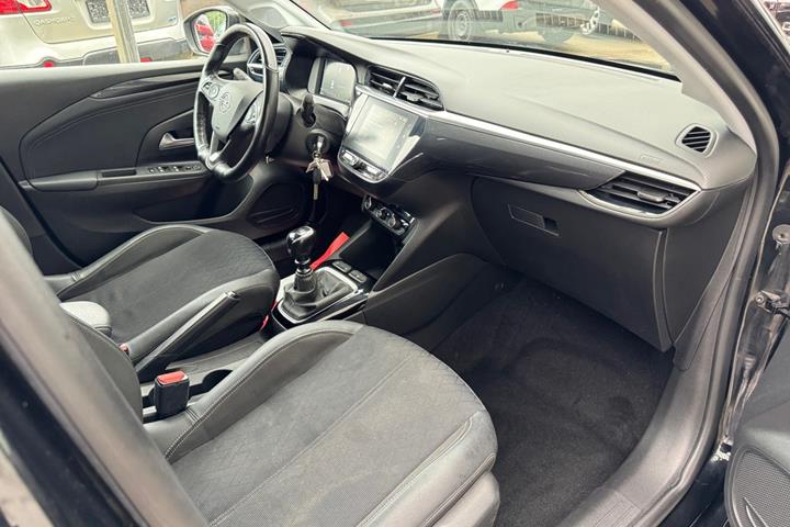 Sort Opel Corsa fra 2020