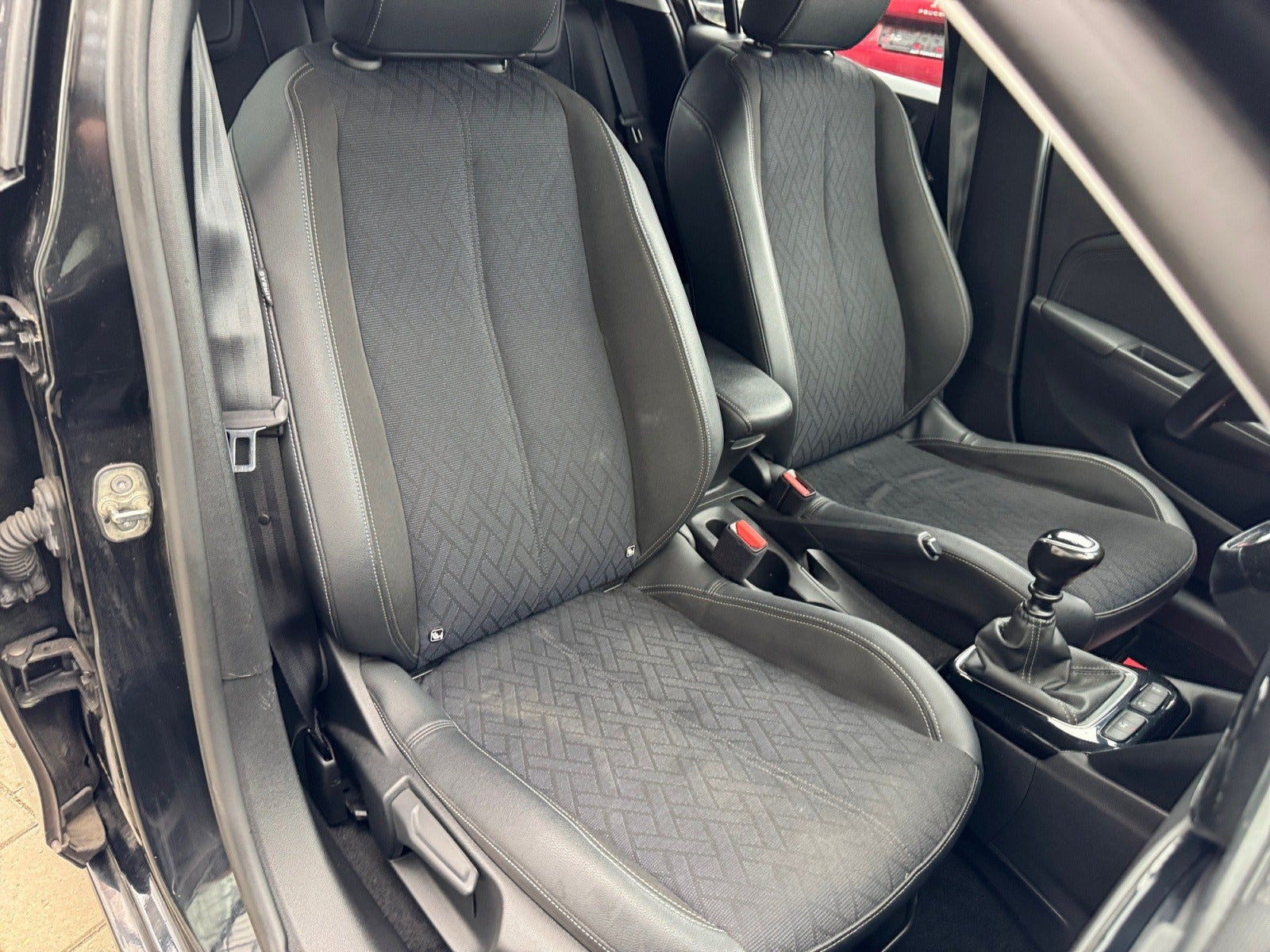 Sort Opel Corsa fra 2020