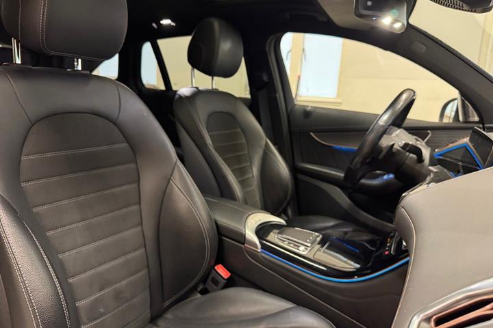 Sort Mercedes EQC400 fra 2020