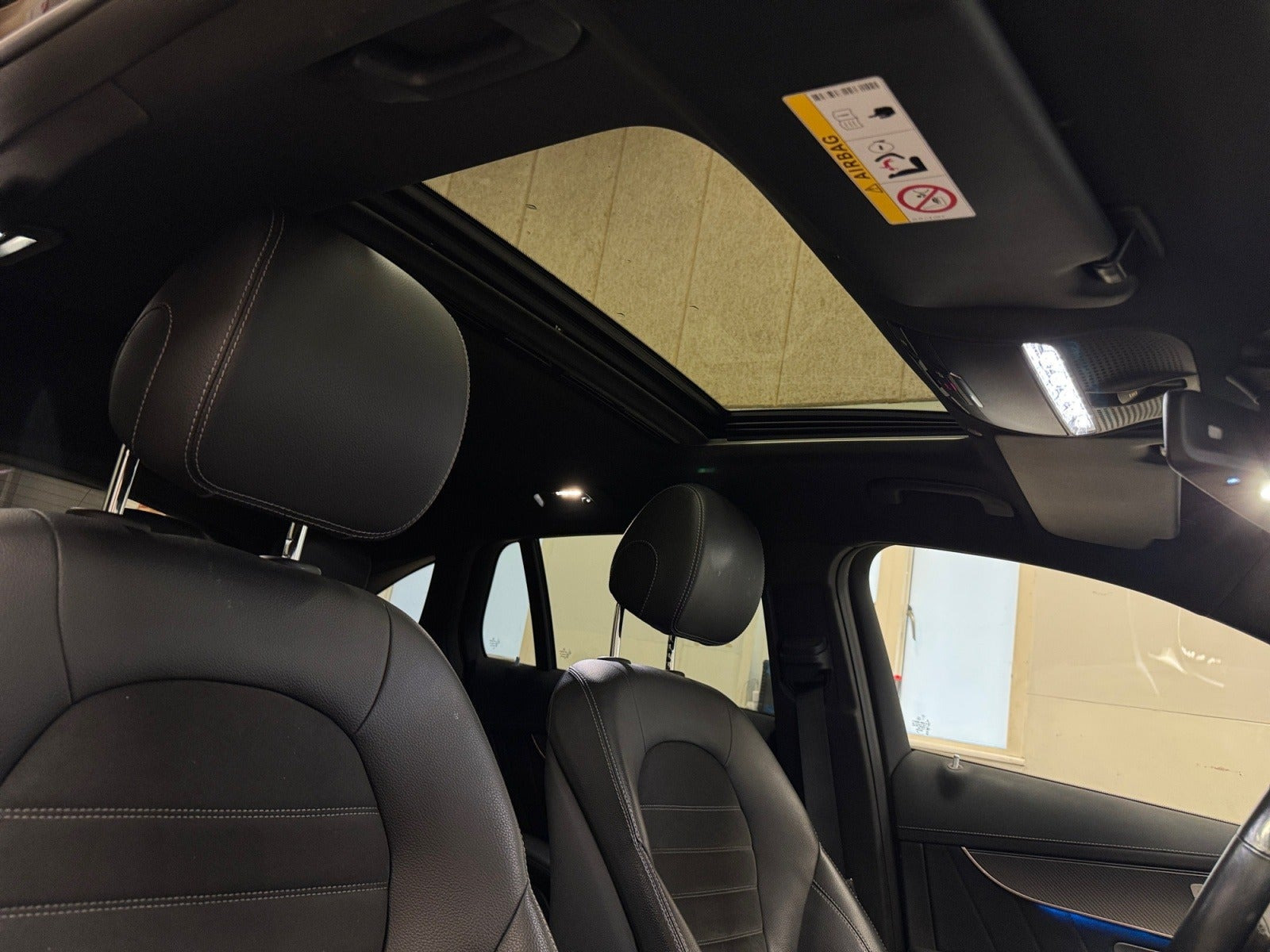 Sort Mercedes EQC400 fra 2020