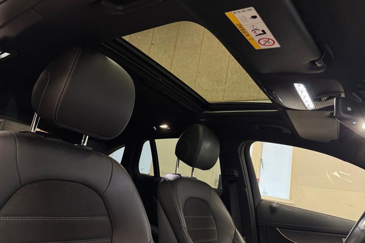 Sort Mercedes EQC400 fra 2020