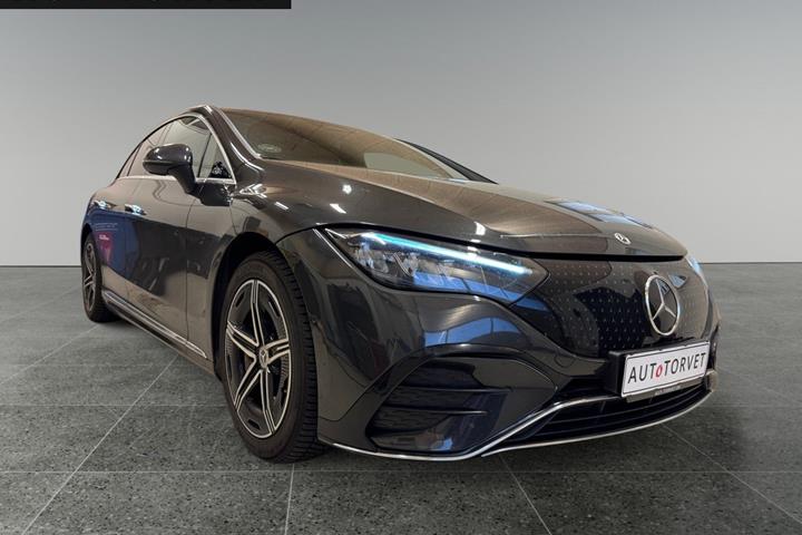 Sort Mercedes EQE350+ fra 2024