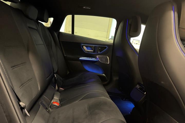 Sort Mercedes EQE350+ fra 2024