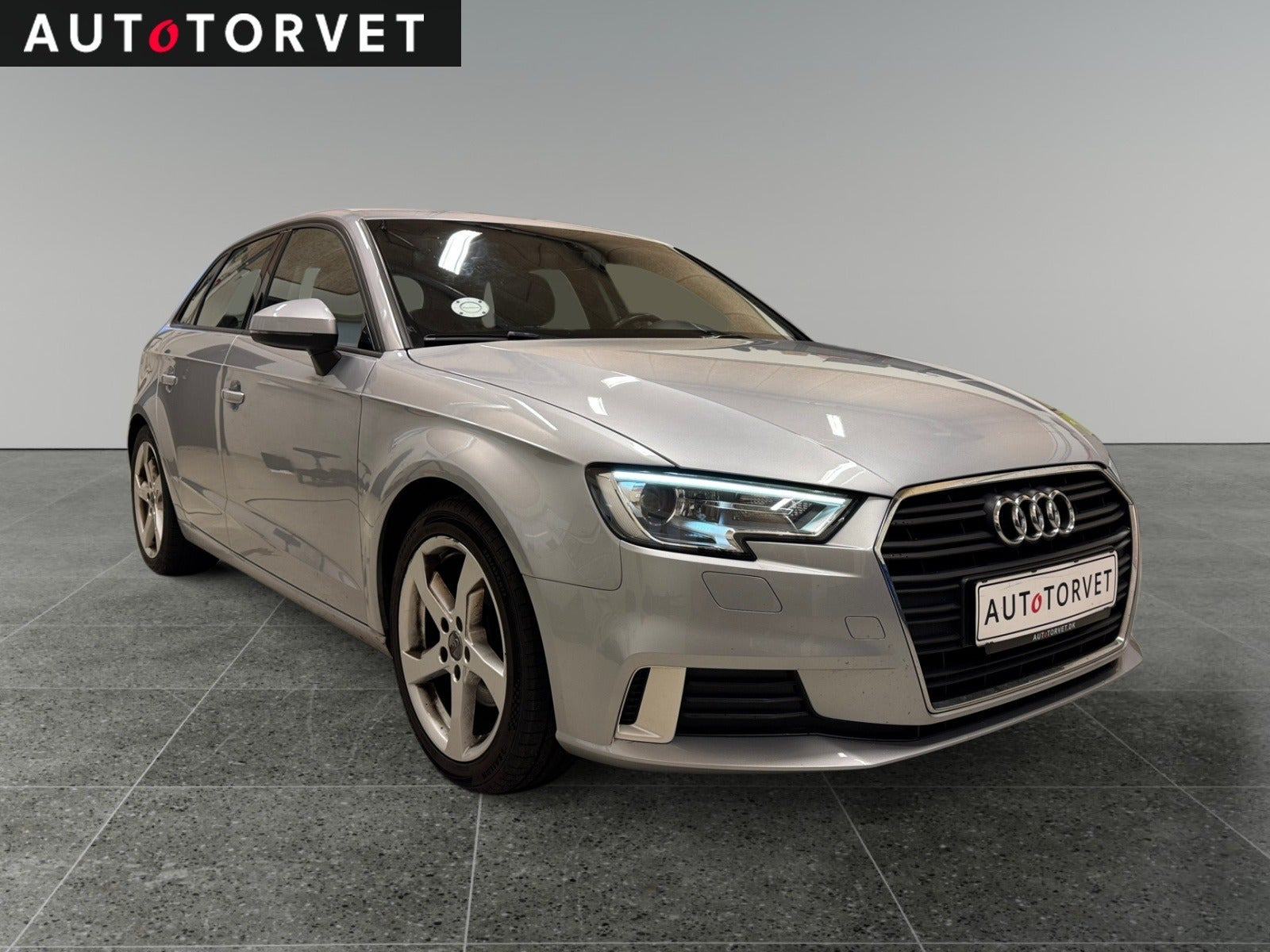Sølv Audi A3 fra 2017