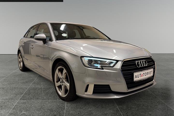 Sølv Audi A3 fra 2017